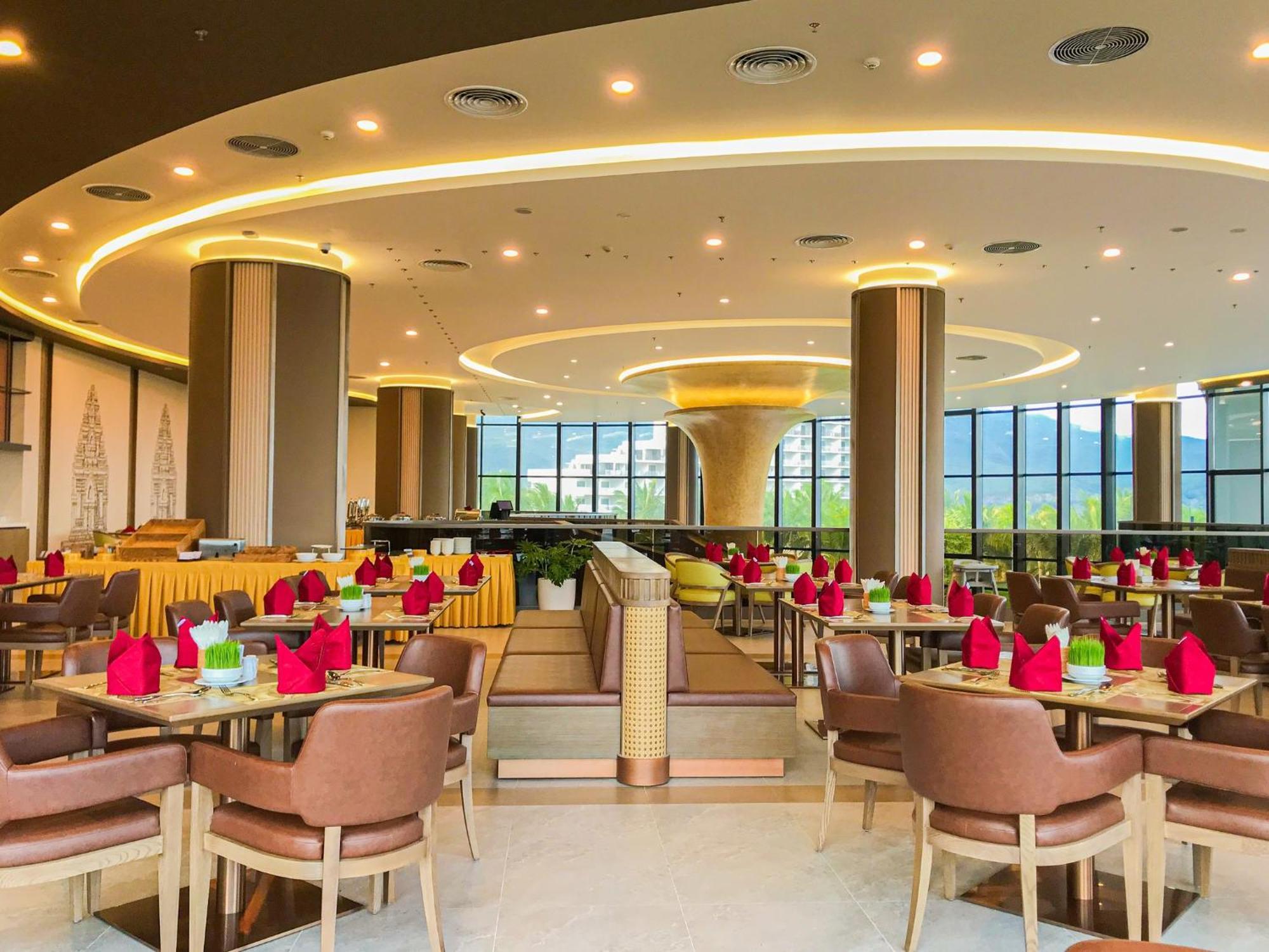 Aquamarine Beachfront Resort & Spa 金兰市 外观 照片
