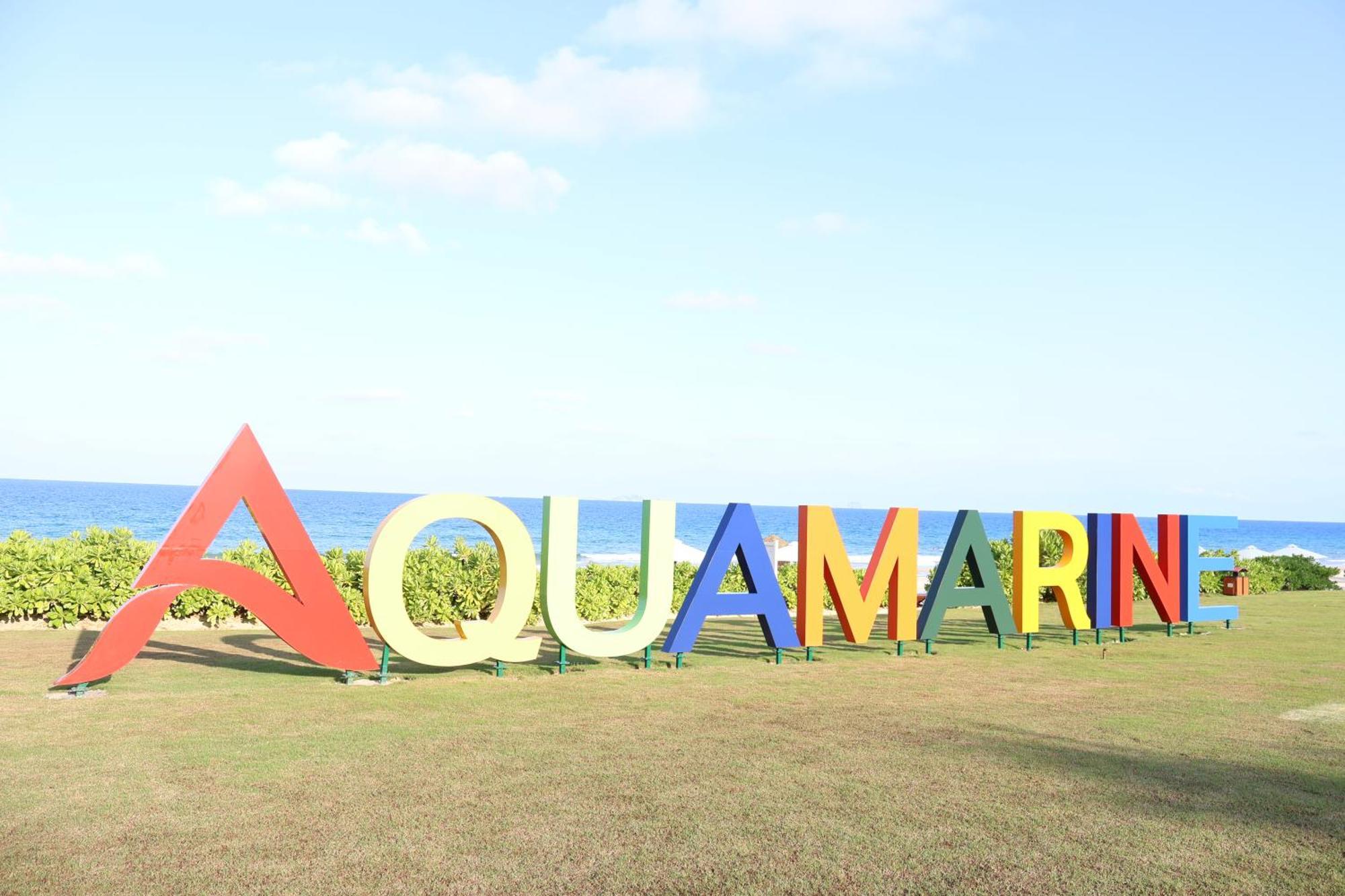 Aquamarine Beachfront Resort & Spa 金兰市 外观 照片