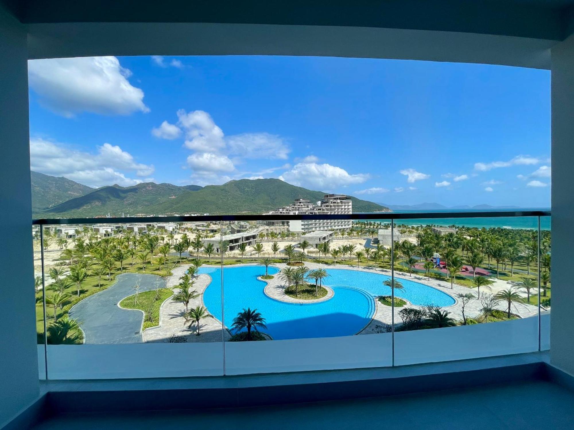 Aquamarine Beachfront Resort & Spa 金兰市 外观 照片