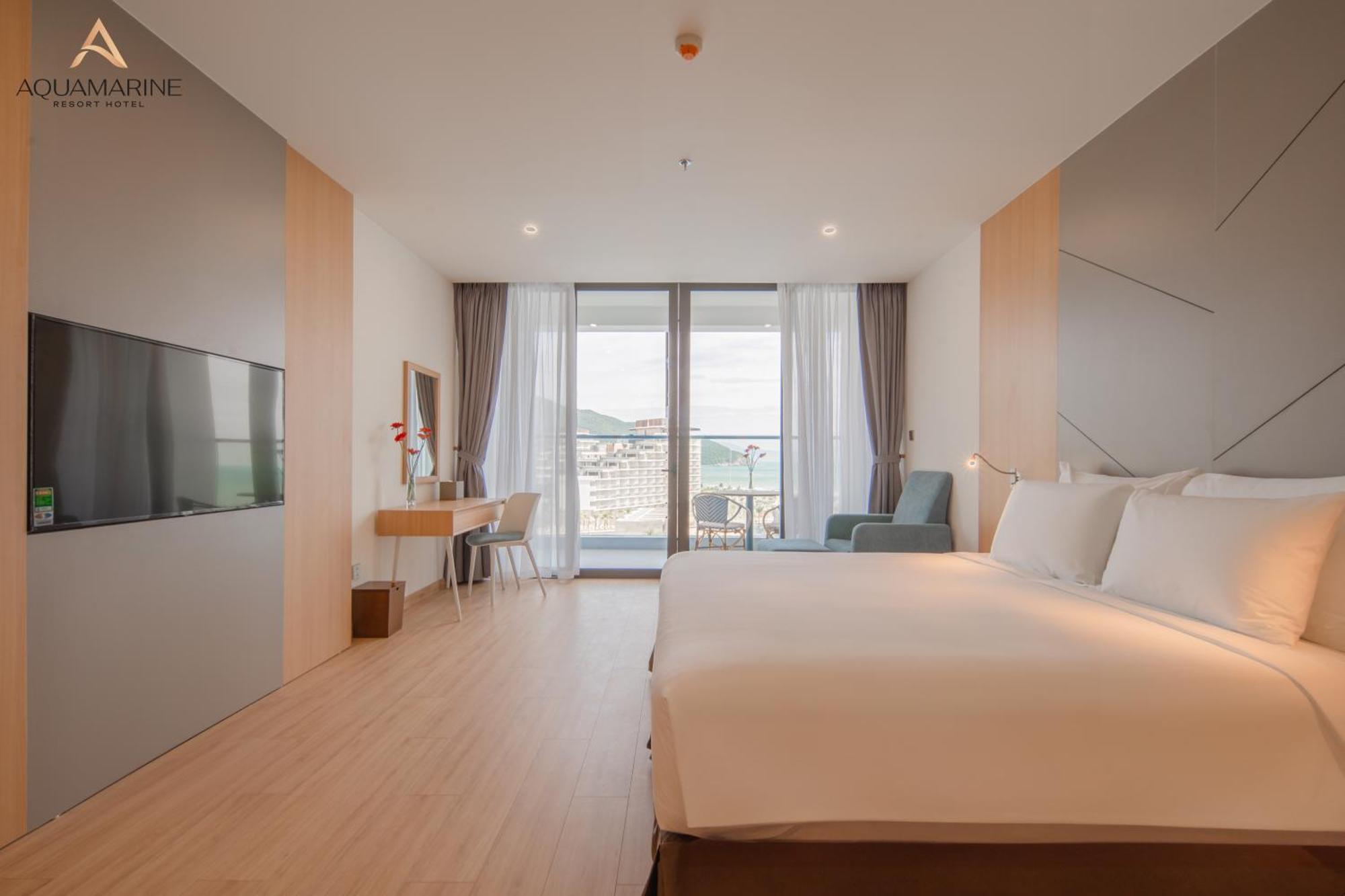 Aquamarine Beachfront Resort & Spa 金兰市 外观 照片