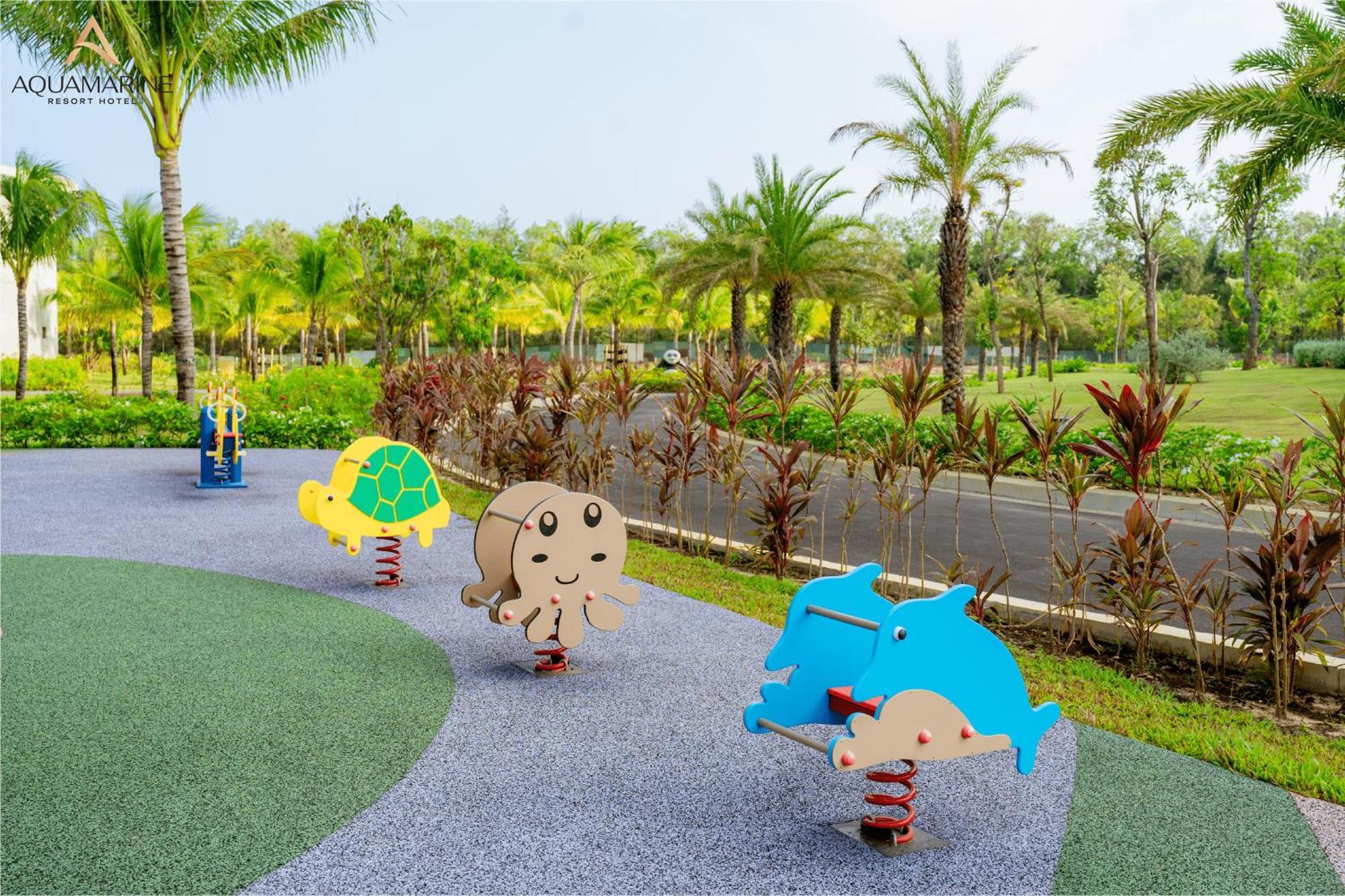 Aquamarine Beachfront Resort & Spa 金兰市 外观 照片