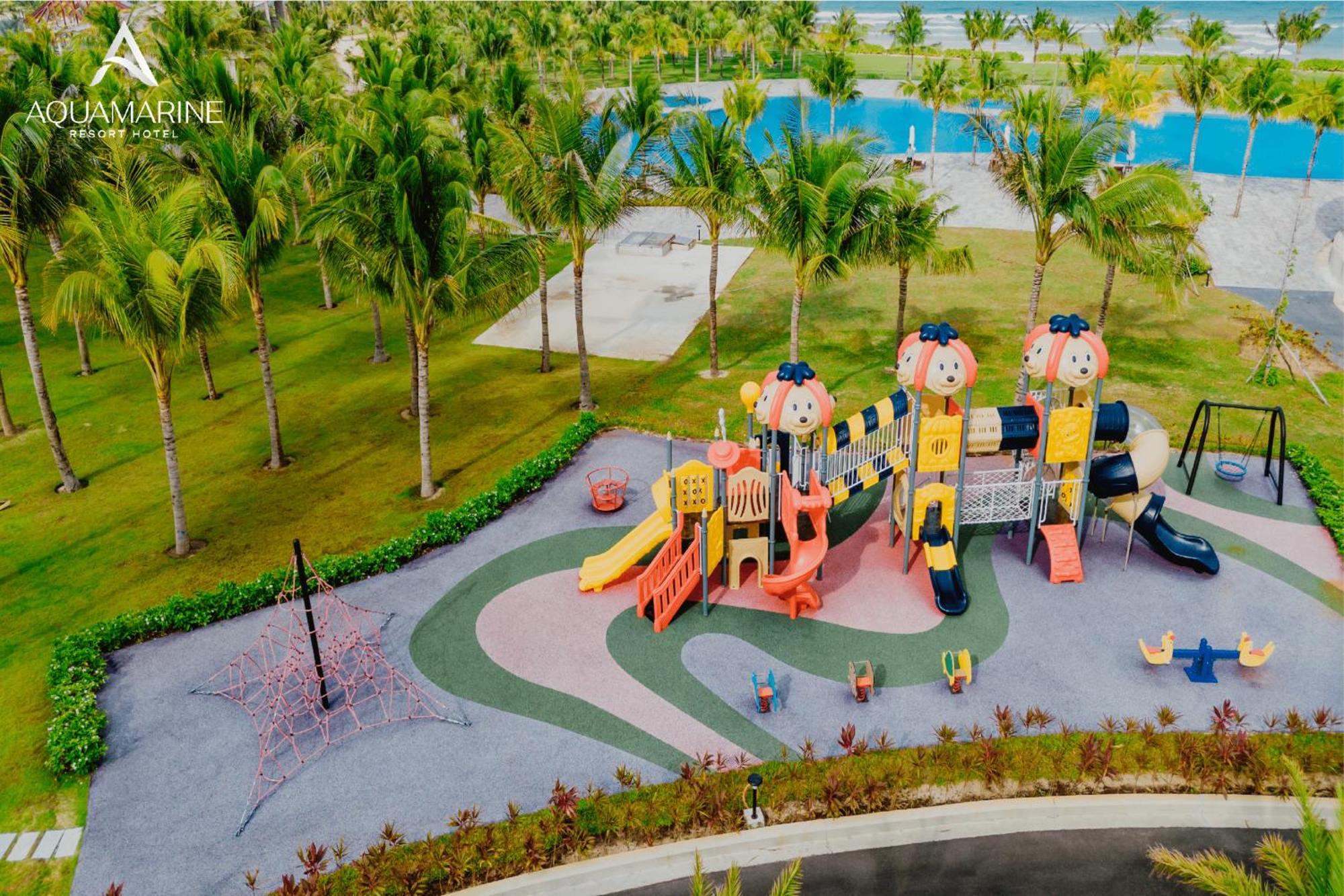 Aquamarine Beachfront Resort & Spa 金兰市 外观 照片