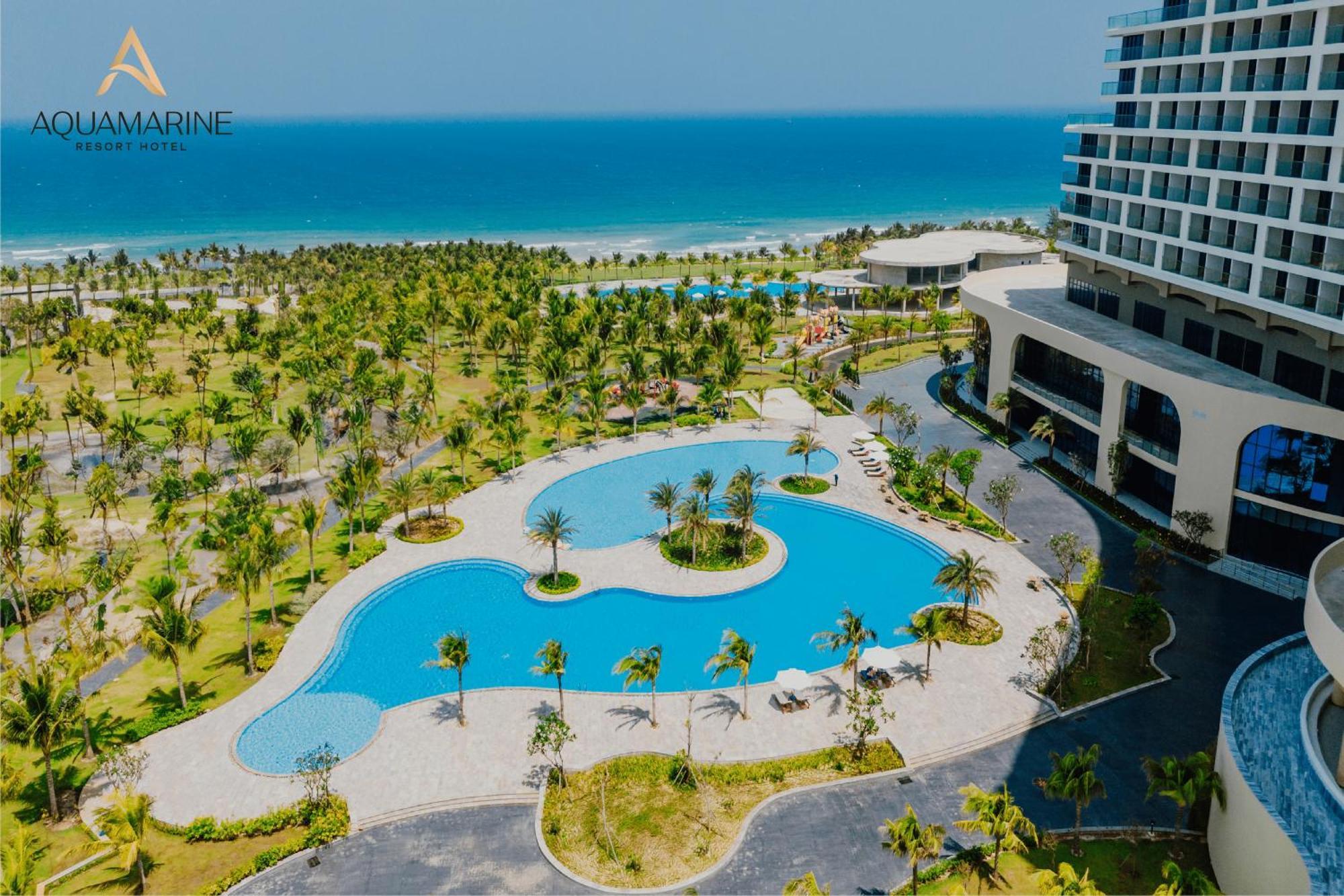 Aquamarine Beachfront Resort & Spa 金兰市 外观 照片