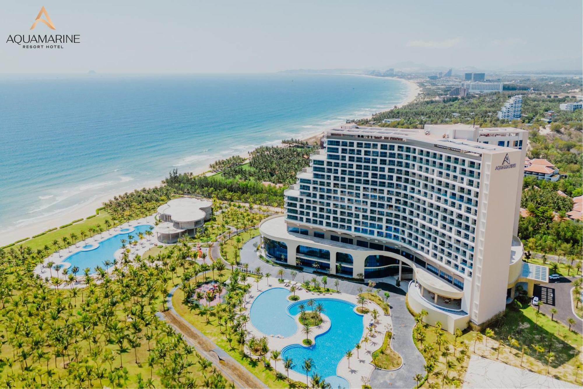 Aquamarine Beachfront Resort & Spa 金兰市 外观 照片
