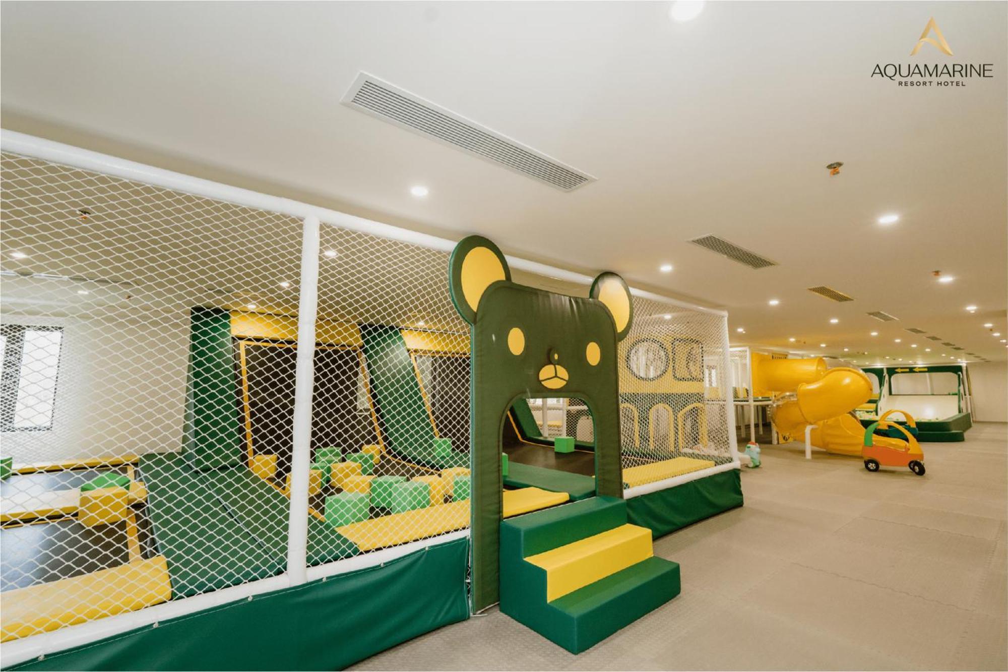 Aquamarine Beachfront Resort & Spa 金兰市 外观 照片