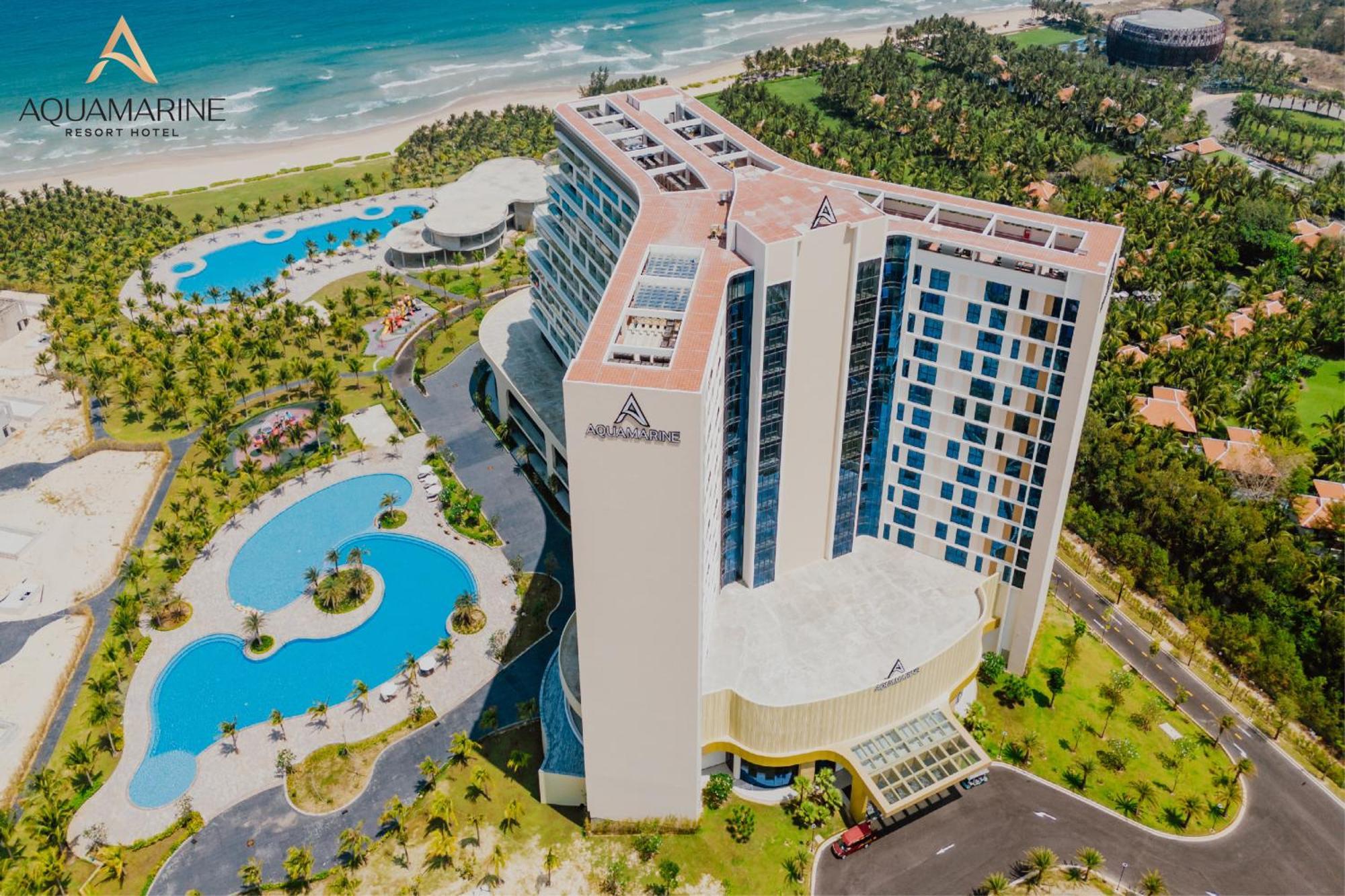 Aquamarine Beachfront Resort & Spa 金兰市 外观 照片