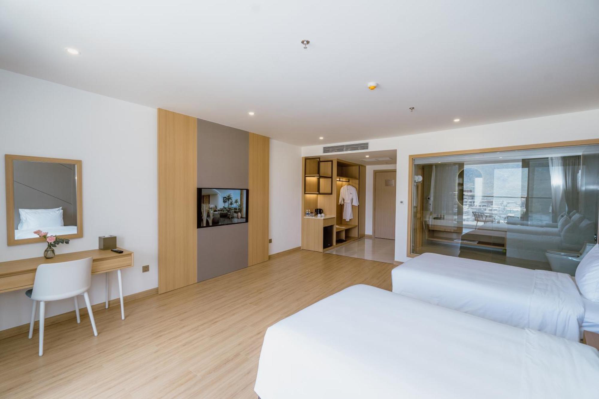 Aquamarine Beachfront Resort & Spa 金兰市 外观 照片