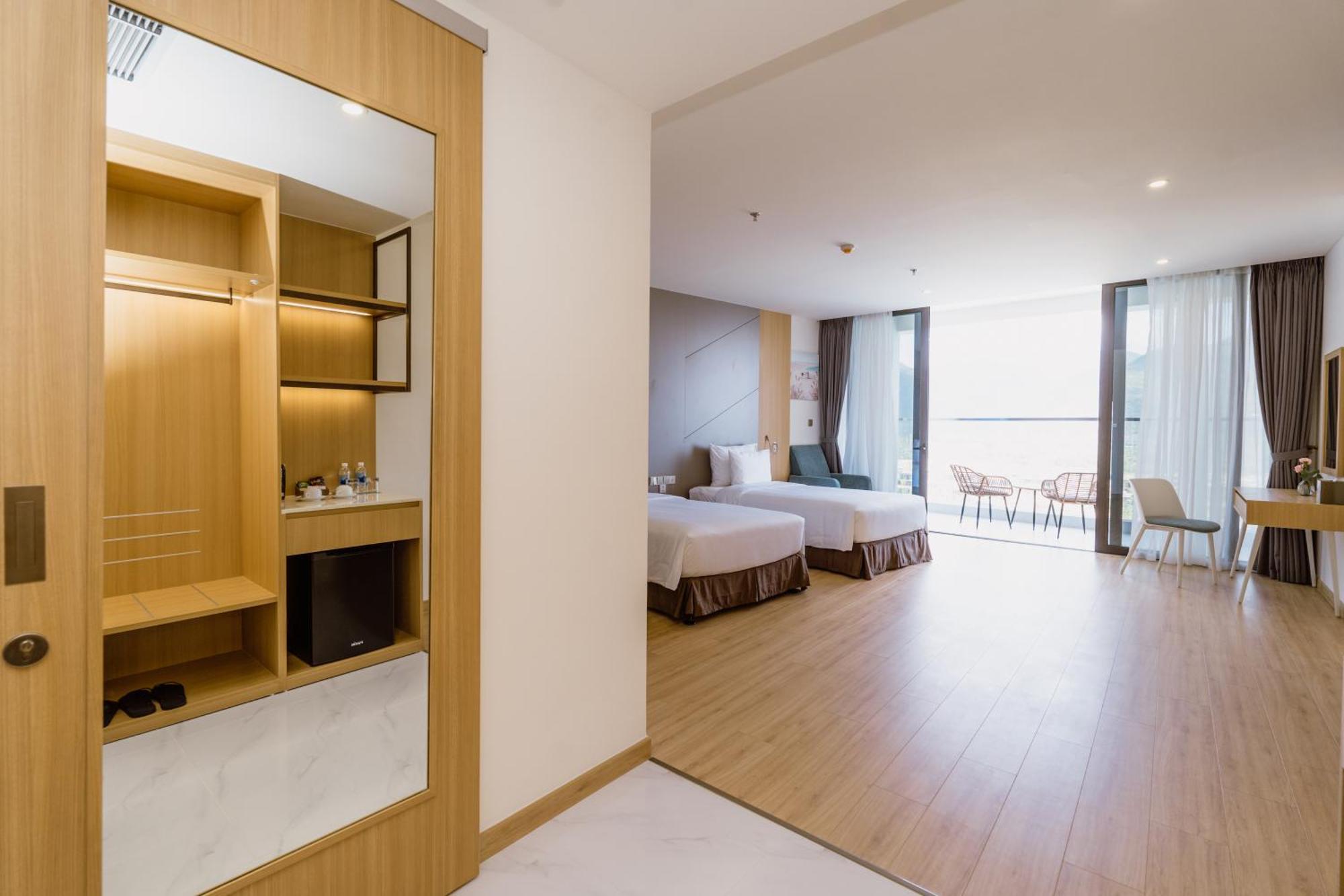 Aquamarine Beachfront Resort & Spa 金兰市 外观 照片