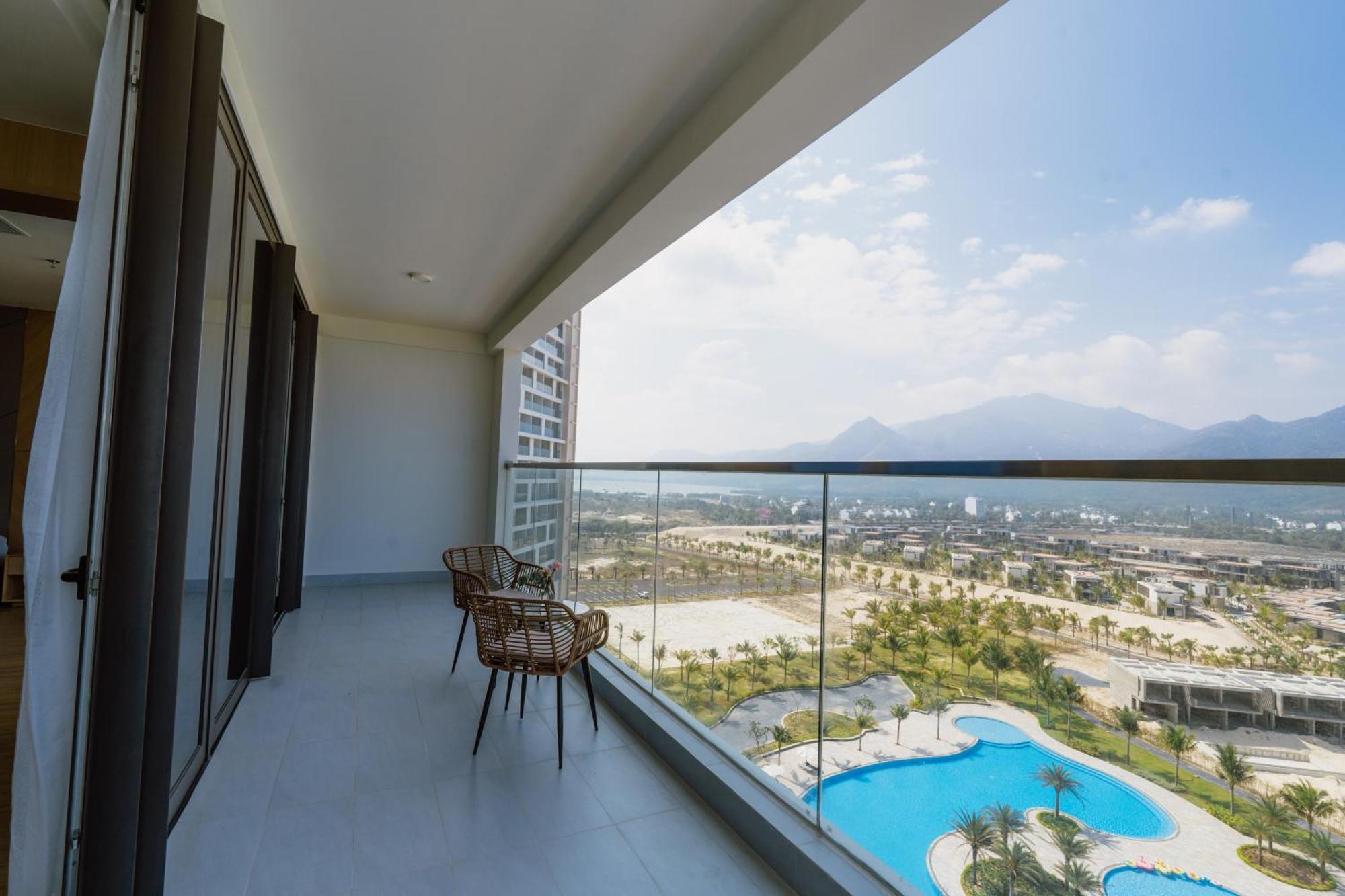 Aquamarine Beachfront Resort & Spa 金兰市 外观 照片