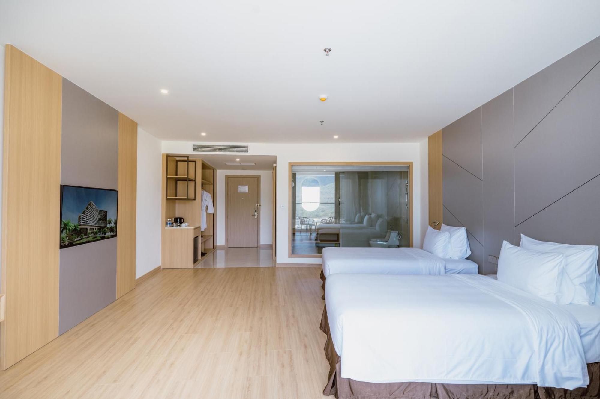 Aquamarine Beachfront Resort & Spa 金兰市 外观 照片