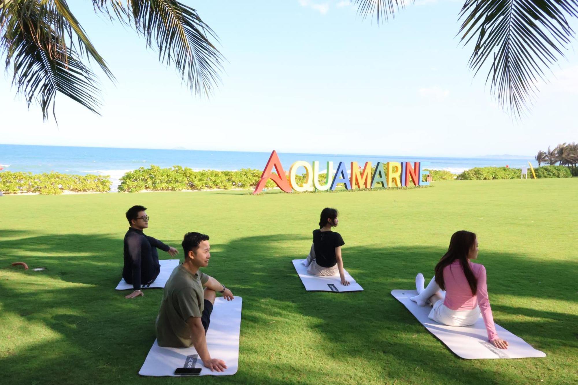 Aquamarine Beachfront Resort & Spa 金兰市 外观 照片
