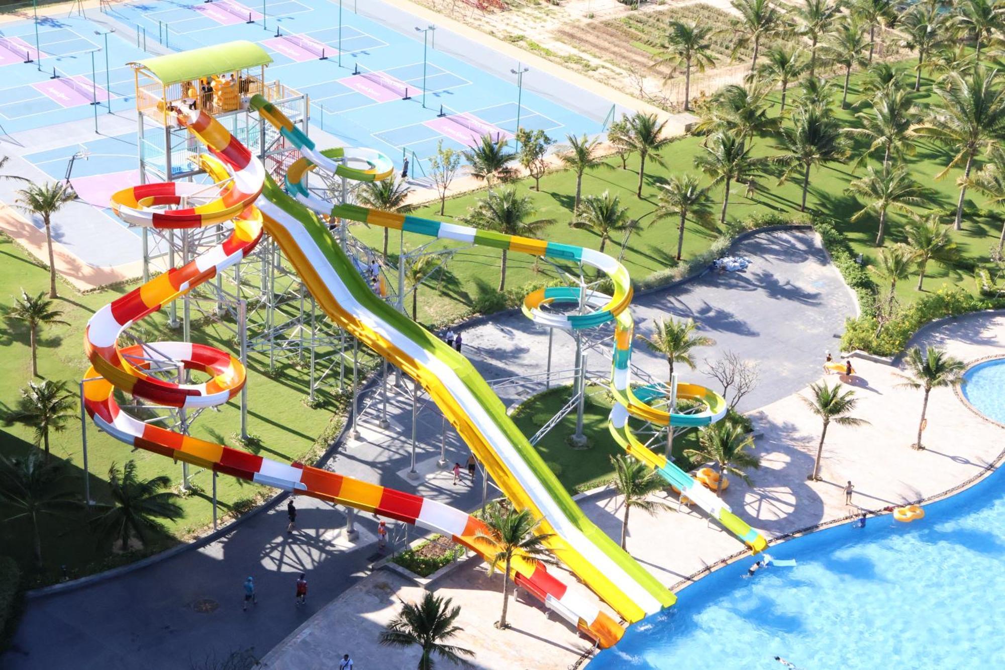 Aquamarine Beachfront Resort & Spa 金兰市 外观 照片