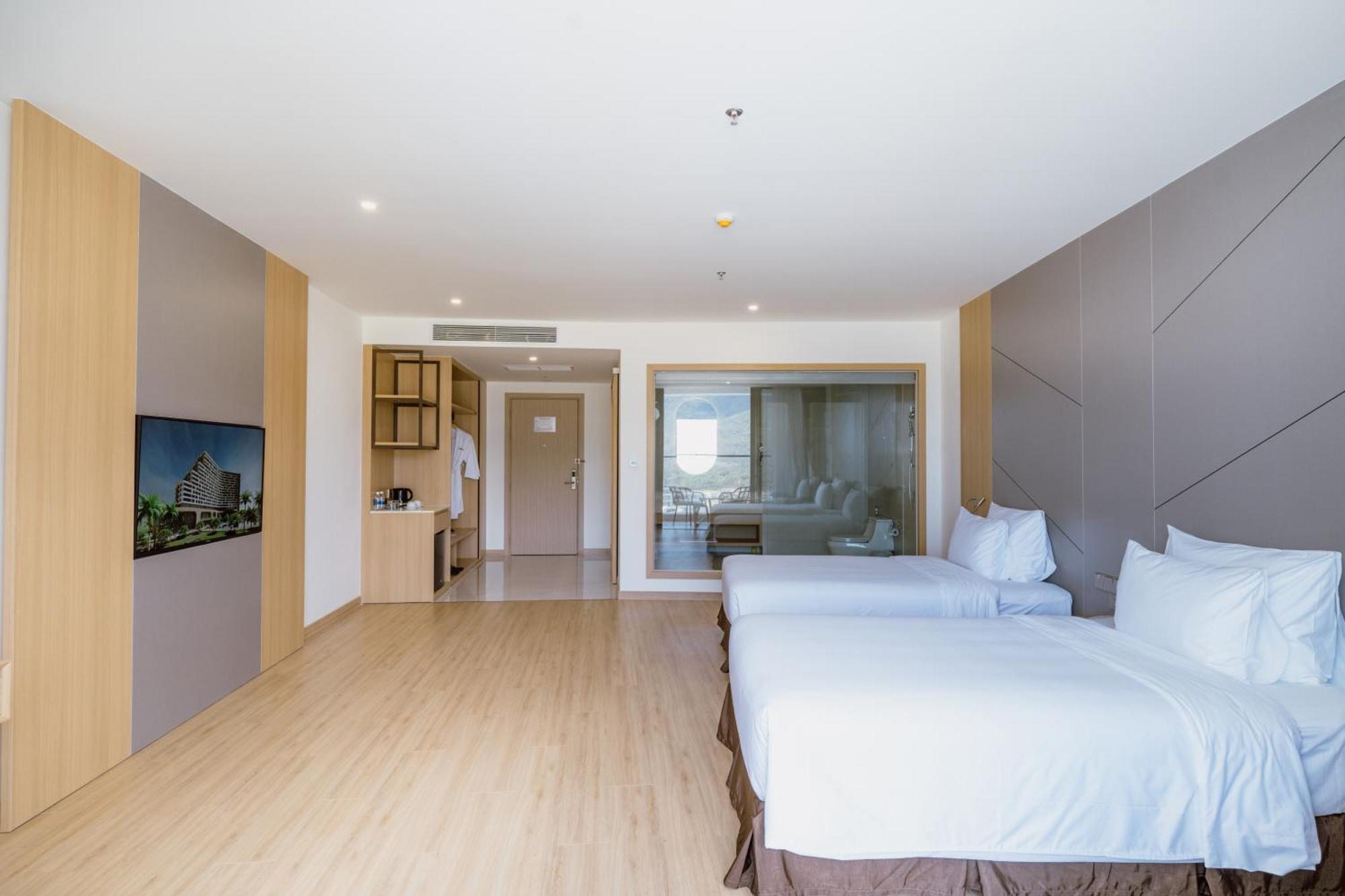 Aquamarine Beachfront Resort & Spa 金兰市 外观 照片