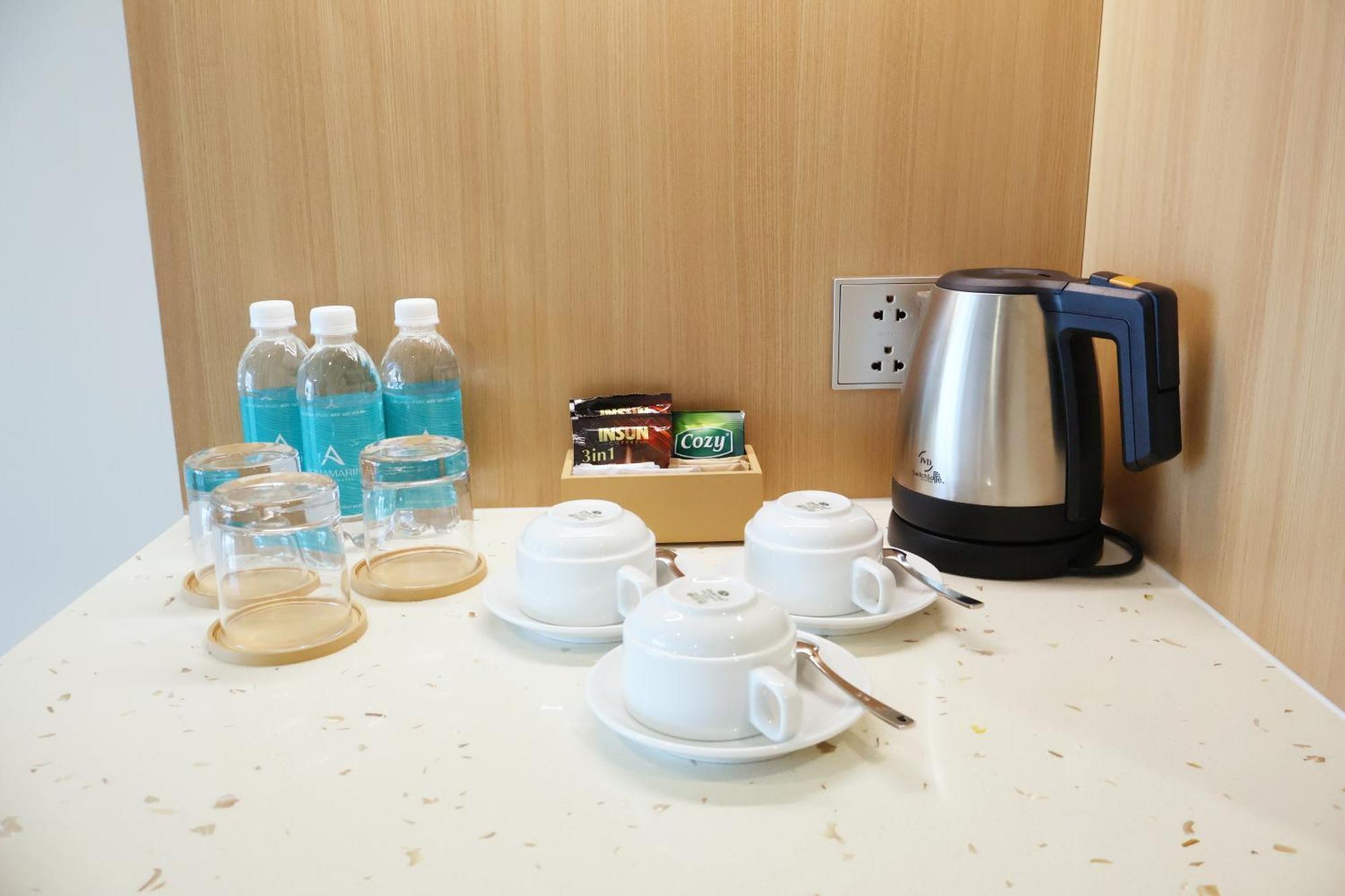 Aquamarine Beachfront Resort & Spa 金兰市 外观 照片
