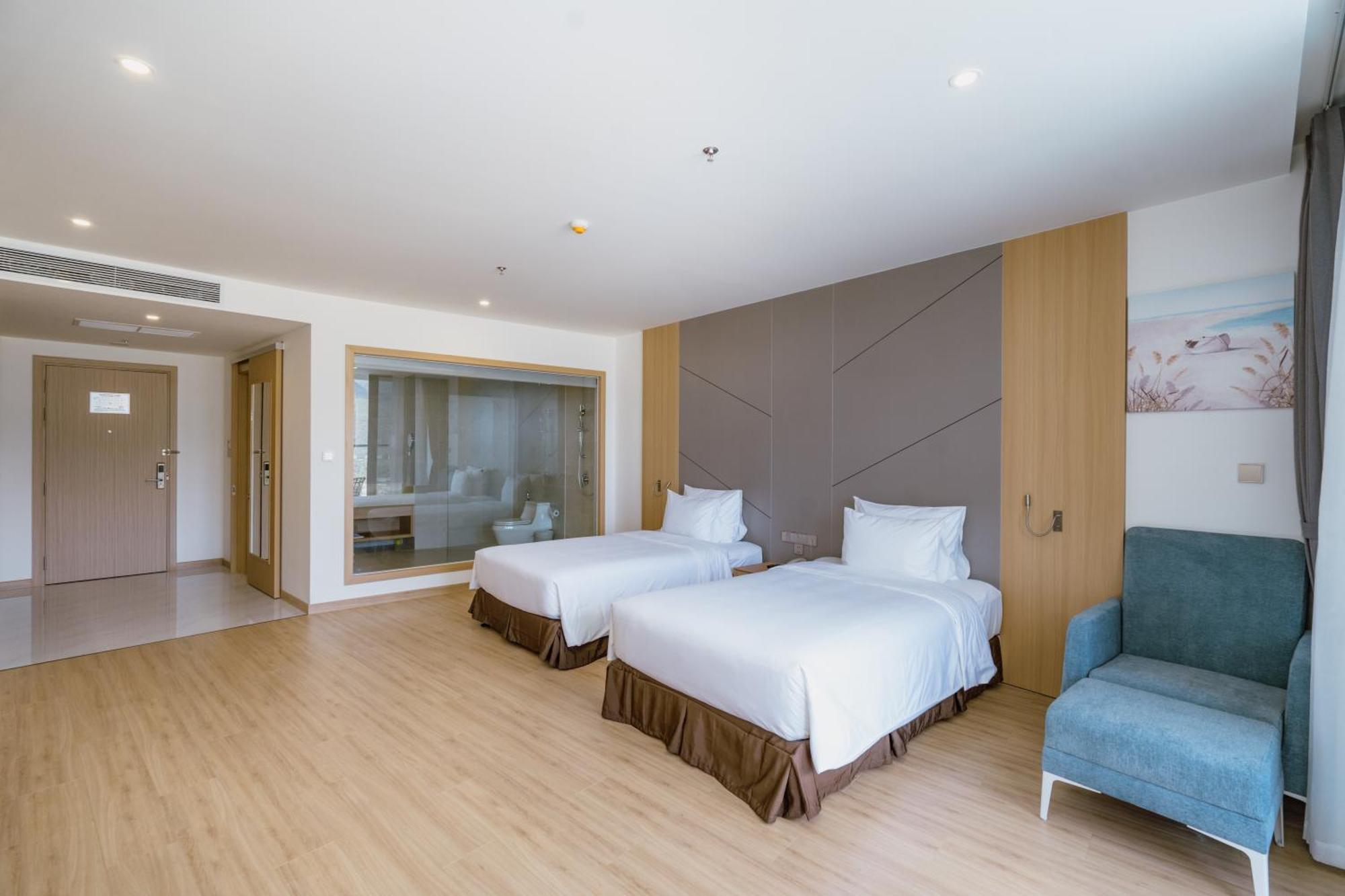 Aquamarine Beachfront Resort & Spa 金兰市 外观 照片