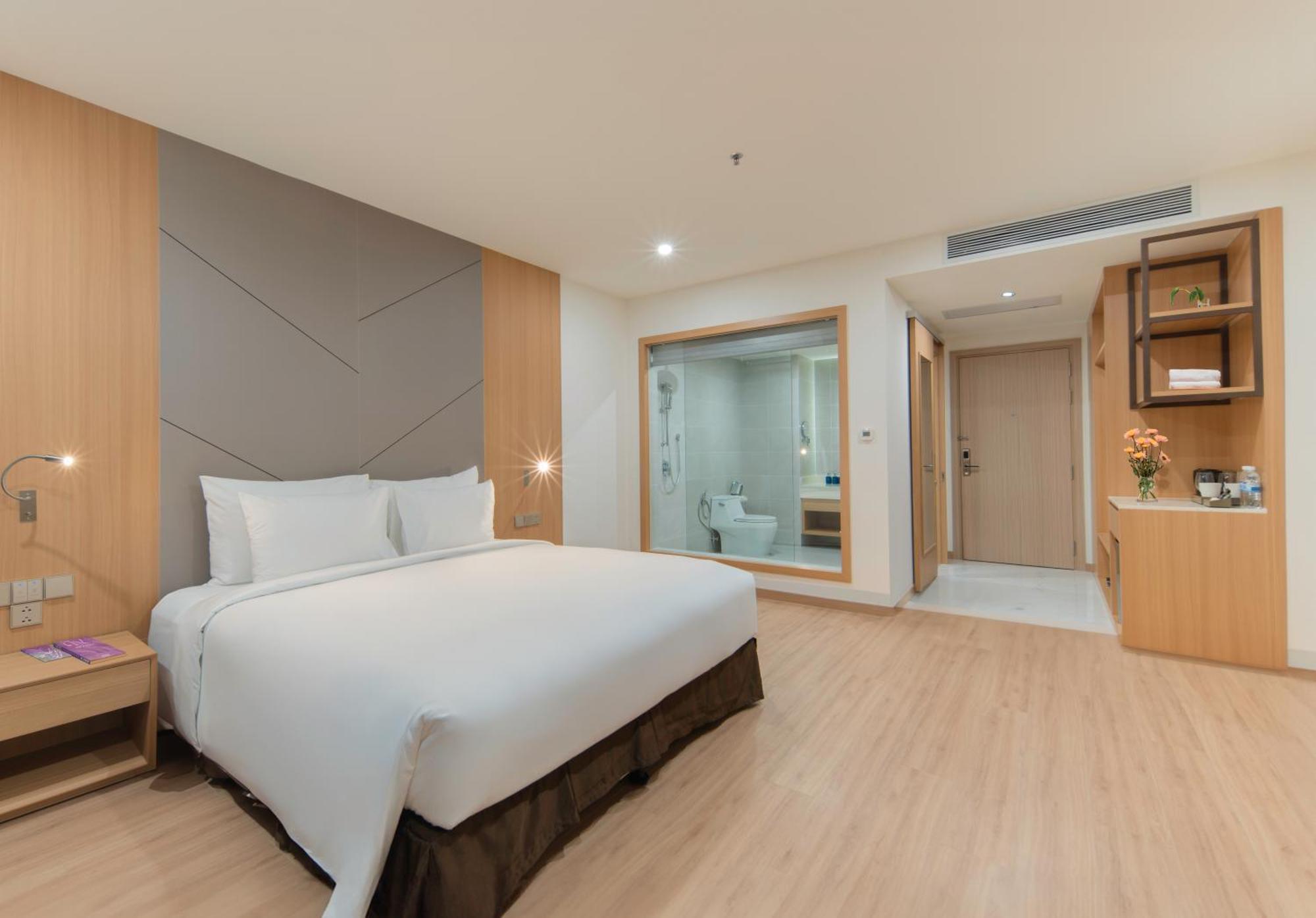 Aquamarine Beachfront Resort & Spa 金兰市 外观 照片